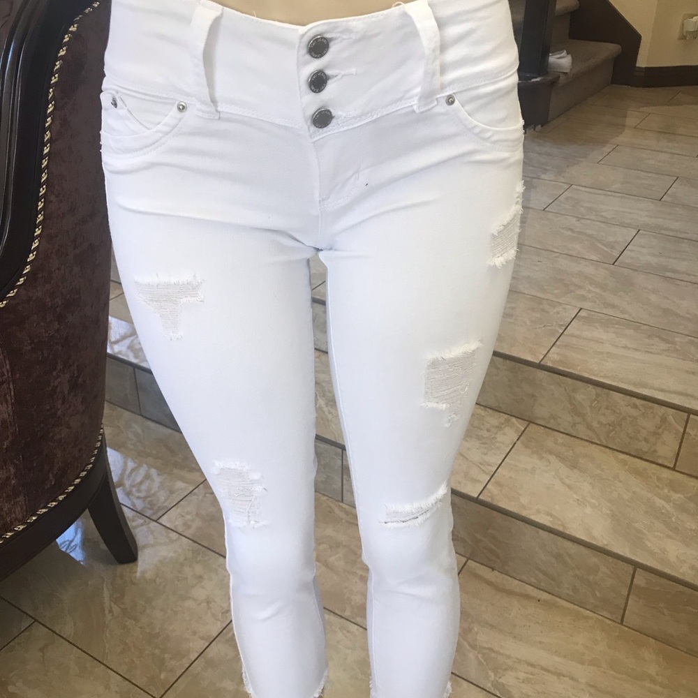 YmI distress jeans